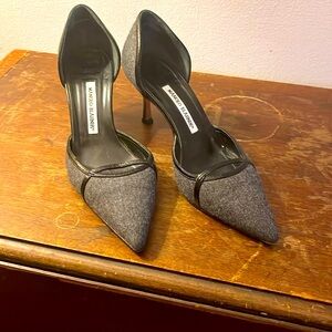 Manolo Blahnik Grey suede/Black patten leather size 9 (39.5 Euro) heels